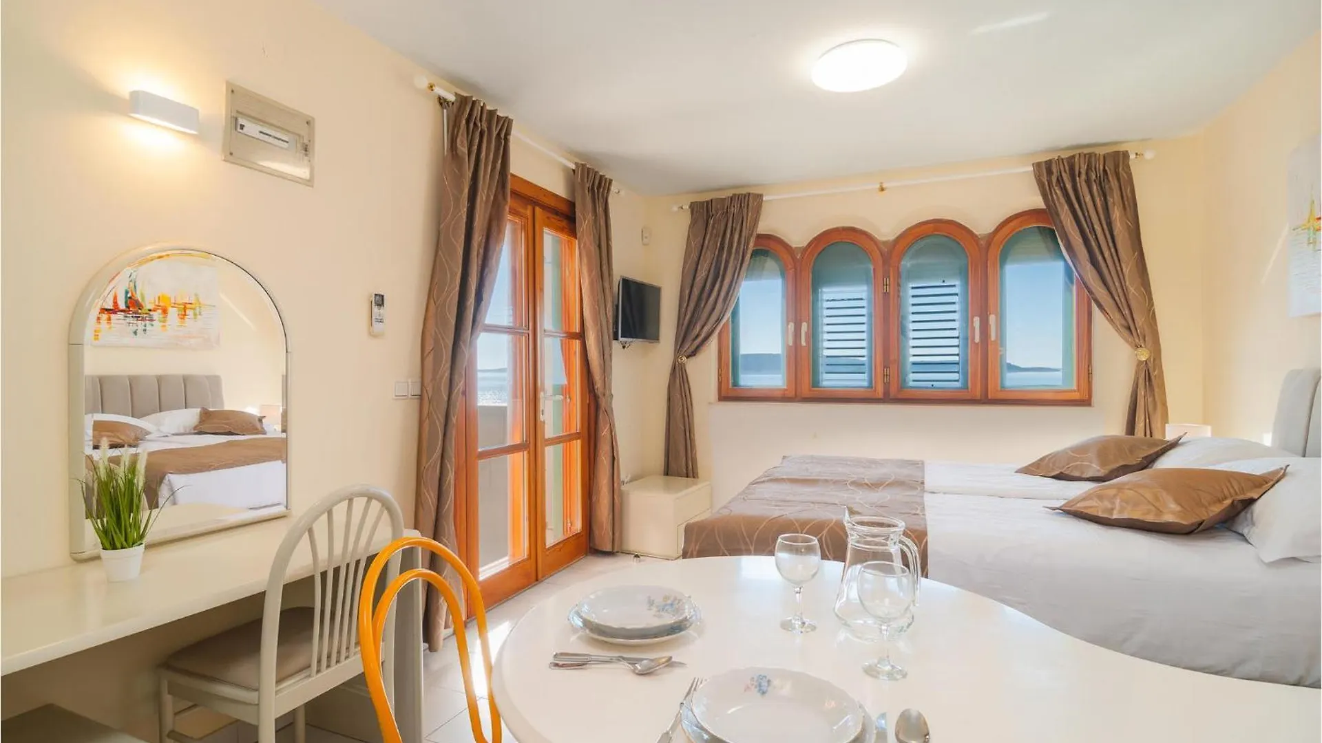 Stunning Apartment In Okrug Donji With Kitchen Donji Okrug