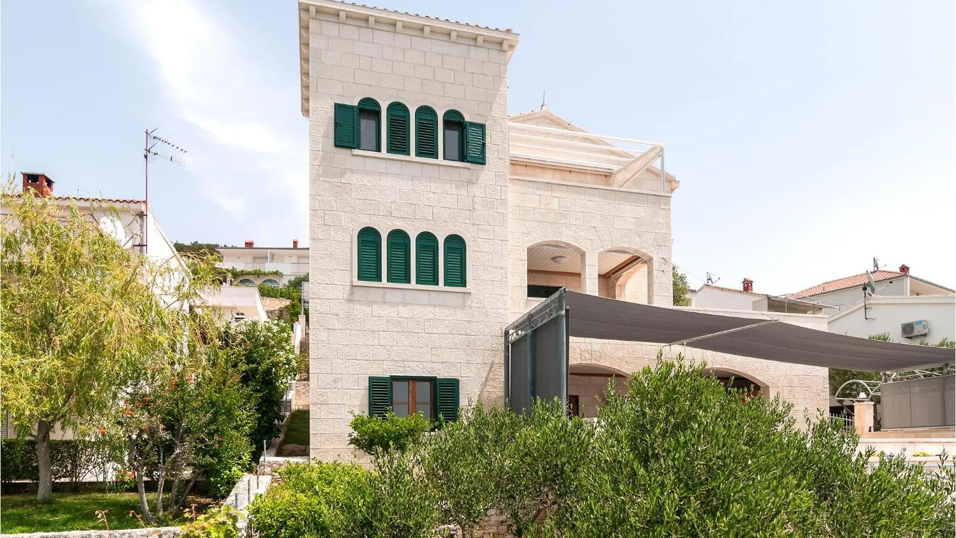 Stunning Apartment In Okrug Donji With Kitchen Donji Okrug