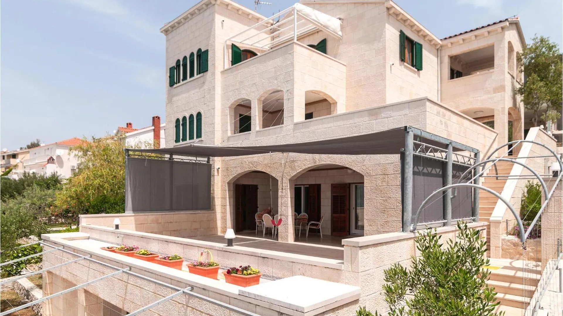 Stunning Apartment In Okrug Donji With Kitchen Donji Okrug